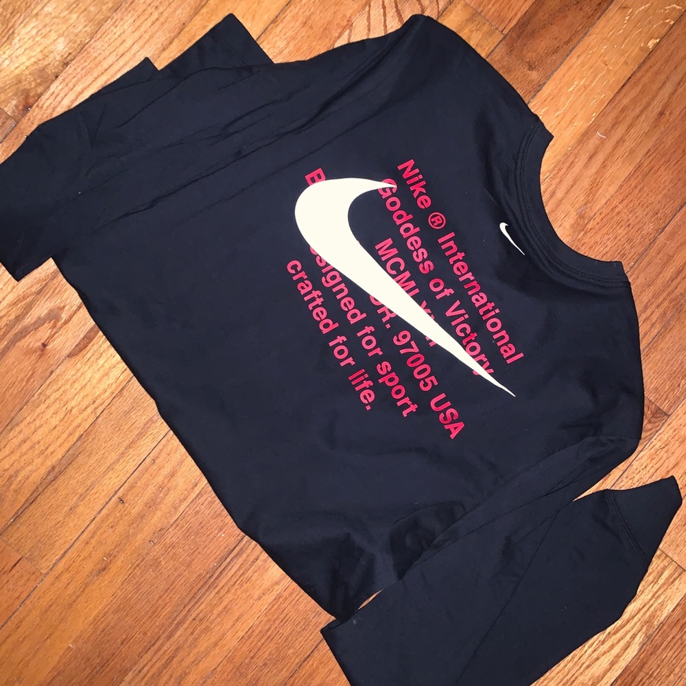 Nike Swoosh Tee